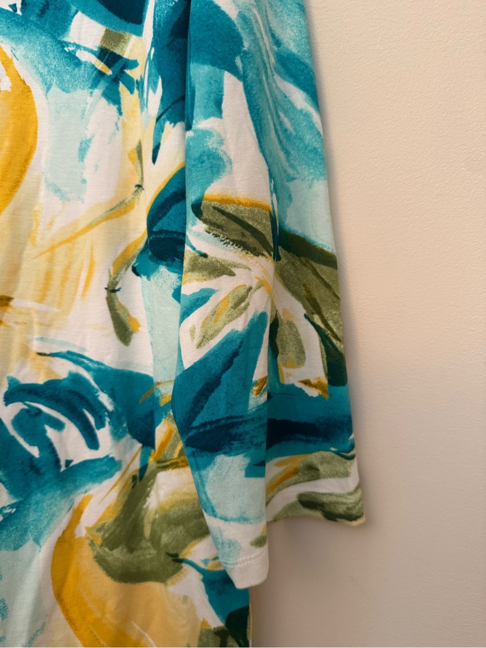 Chico’s Watercolor Abstract Top 3/4 Sleeve Women’s Size 2 US Large Blue Yellow - Picture 4 of 6